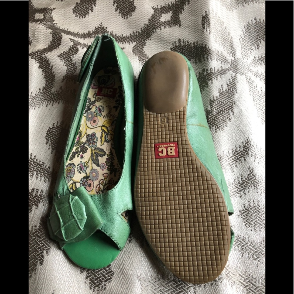 🆕BC FOOTWEAR PEEP-TOE GREEN LEATHER FLATS🥿 Sz 6 - Picture 5 of 16